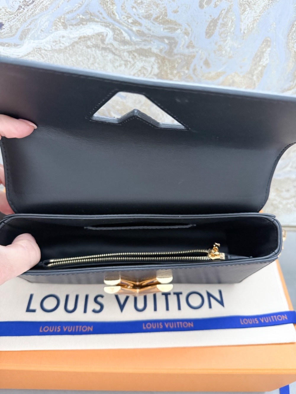 Louis Vuitton Twist West Pochette Black Epi Leather Handbag - Picture 9 of 16